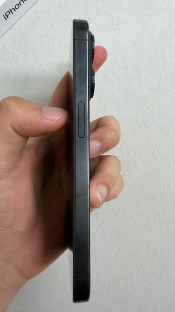 아이폰 15프로 128G 블랙 티타늄--2