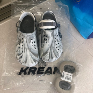 새상품 크록스 에코클로그 마블 270 크림구매