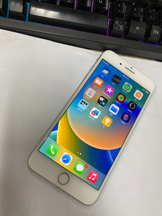 아이폰8플러스 아이폰8+ 실버 256GB 무잔상 감성카메라 인스타 사진폰 499414--1