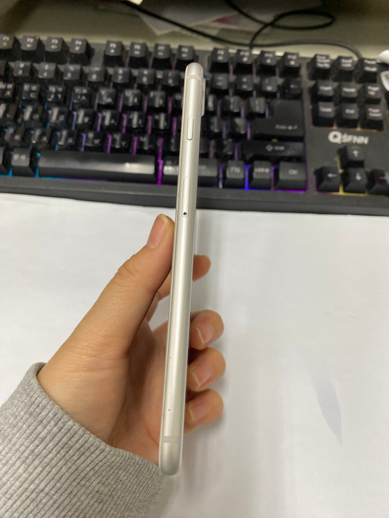 아이폰8플러스 아이폰8+ 실버 256GB 무잔상 감성카메라 인스타 사진폰 499414--4