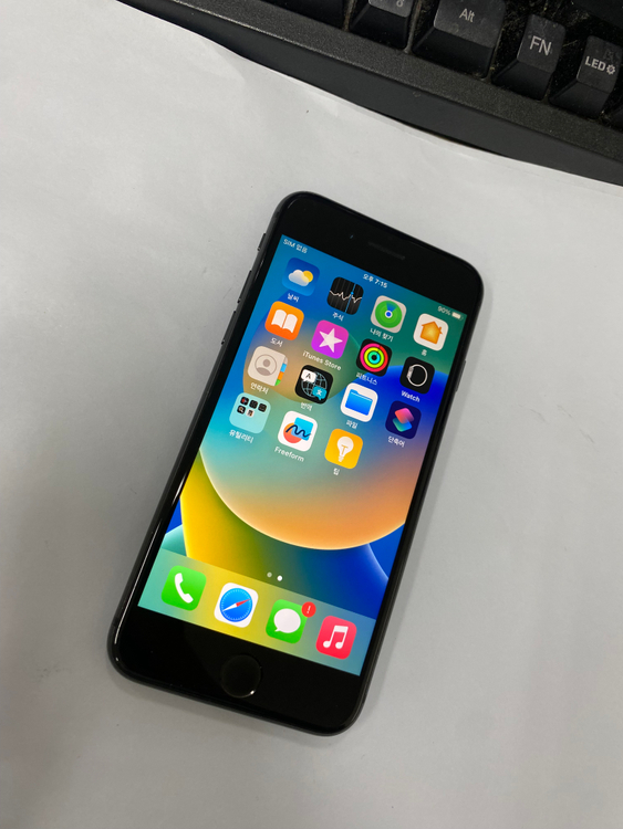 아이폰8 스그 A급 256GB 배터리100% 인스타 빈티지 레트로감성 카메라폰 사진폰 209339--2