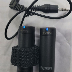 소니무선마이크 AW4. 상태성능 매우좋은 것 팝니다.
