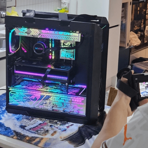 (급처) 9850x3D + 5080 (ASUS ROG 에디션) 하이엔드 게이밍 PC