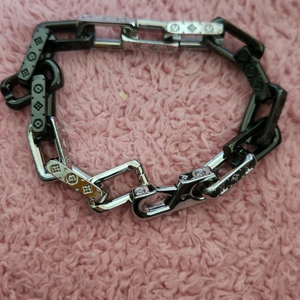 루이 모노그램 체인 팔찌