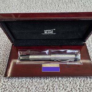 몽블랑 POA 후원자 메디치 F 만년필