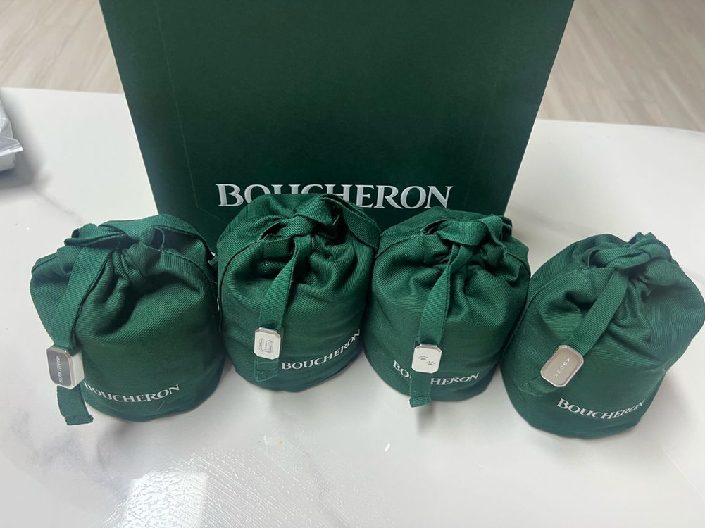 부쉐론 콰트로 기본 한개씩 반지 케이스 두세트 쇼핑백 두개 반지포함x--3