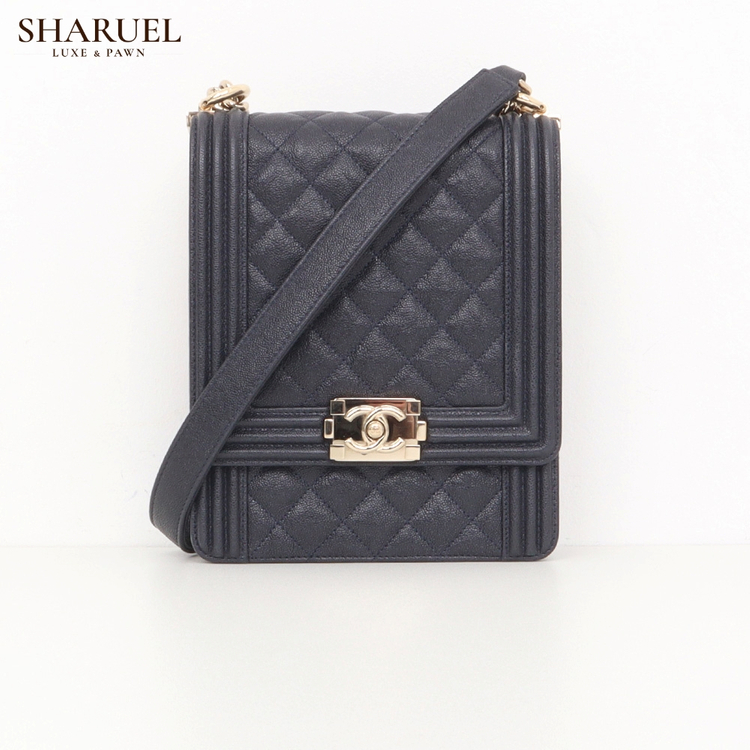 샤넬 보이 플랩 캐비어 사첼백 네이비 28번대 AS0130--1