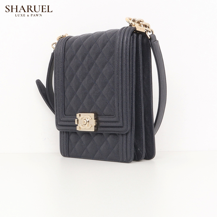 샤넬 보이 플랩 캐비어 사첼백 네이비 28번대 AS0130--3