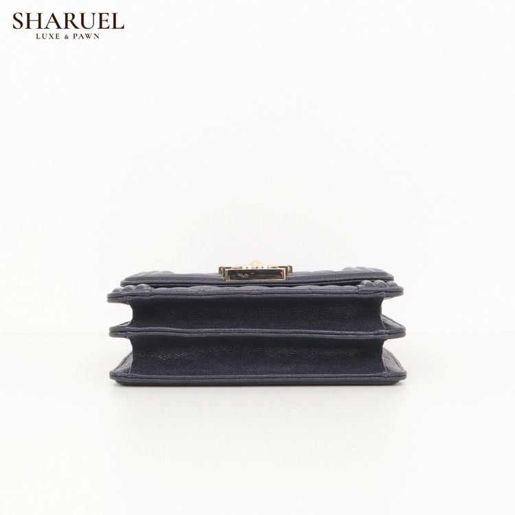 샤넬 보이 플랩 캐비어 사첼백 네이비 28번대 AS0130--5