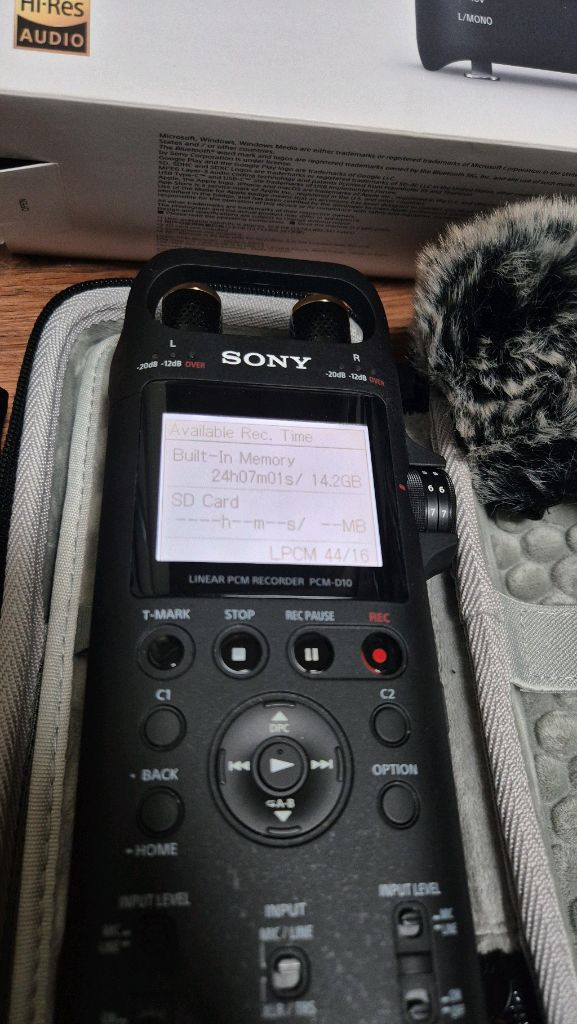 소니 전문가용 고성능 녹음기 PCM-D10--5