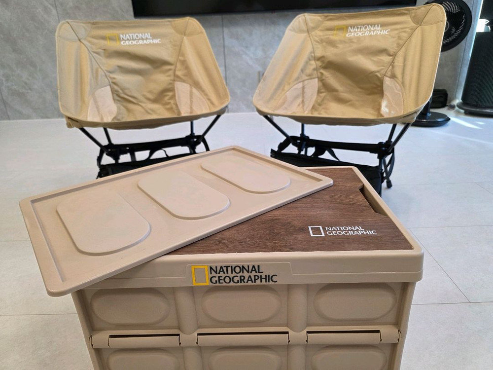 내셔널지오그래픽 캠핑의자 2개 + 폴딩박스--6