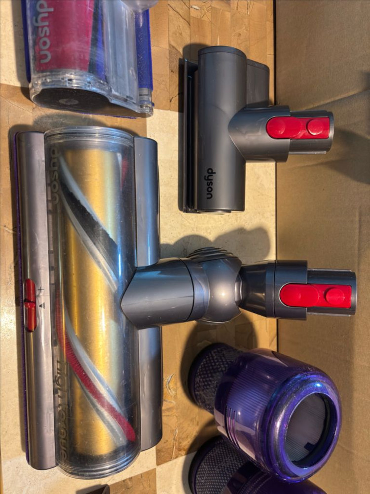 다이슨 정품 V10 앱솔루트 부속품 보냅니다--2