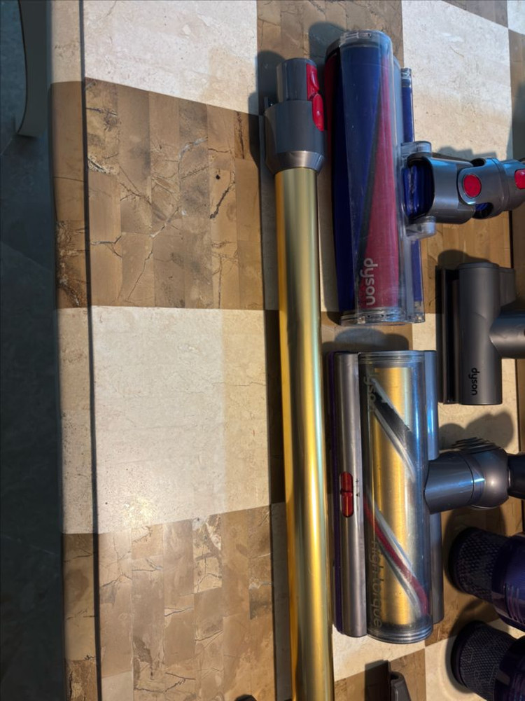 다이슨 정품 V10 앱솔루트 부속품 보냅니다--5