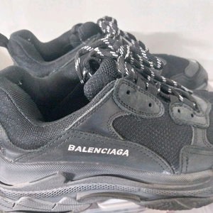 발렌시아가 트리플s 맛 팔아요