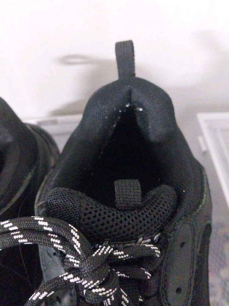 발렌시아가 트리플s 맛 팔아요--2