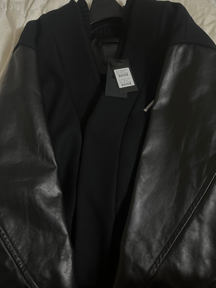 송지오 컬렉션 딥컷 바시티 자켓 블랙 48사이즈--2
