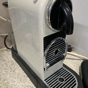 네스프레소 커피머신 오리지널 시티즈 D113 화이트 이미지