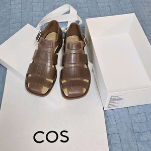 COS 젤리 피셔맨 샌들