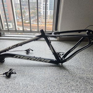 메리다 매츠라이트 XT 프레임 판매합니다