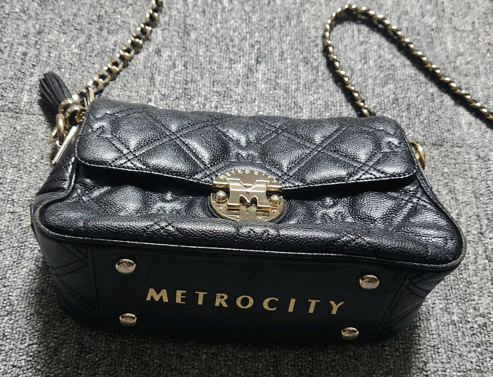 메트로시티 퀼팅 체인 크로스백-정품 이미지