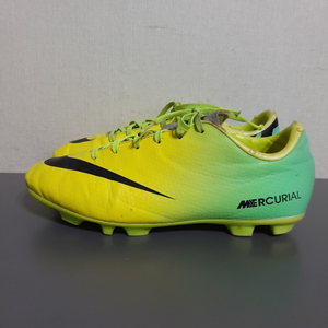 240mm 나이키 머큐리얼 빅토리IV hg 축구화 이미지