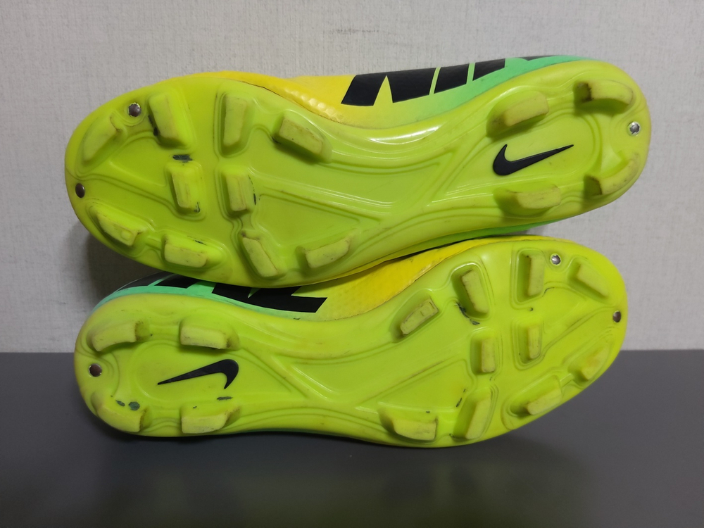 240mm 나이키 머큐리얼 빅토리IV hg 축구화 이미지