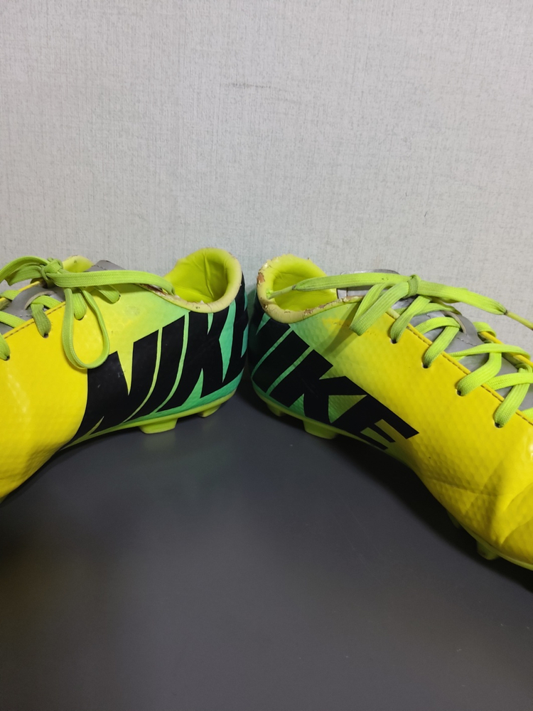 240mm 나이키 머큐리얼 빅토리IV hg 축구화 이미지