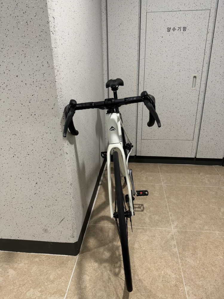 메리다 스컬트라100 S2026년식 로드자전거 팝니다--8