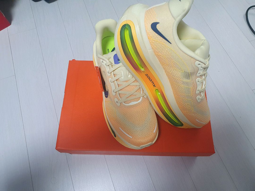 나이키 보메로 프리미엄 260mm 새상품--1