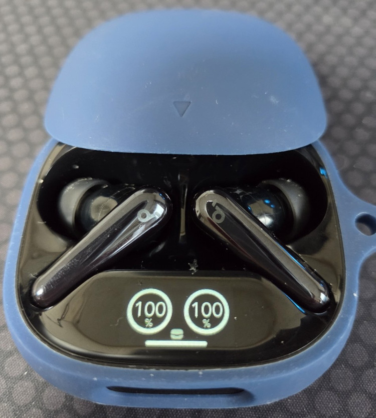 앤커 리버티4 프로 블루투스 이어폰 팝니다--1