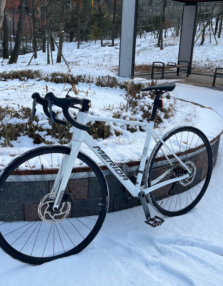 메리다 스컬트라100 S2026년식 로드자전거 팝니다--9