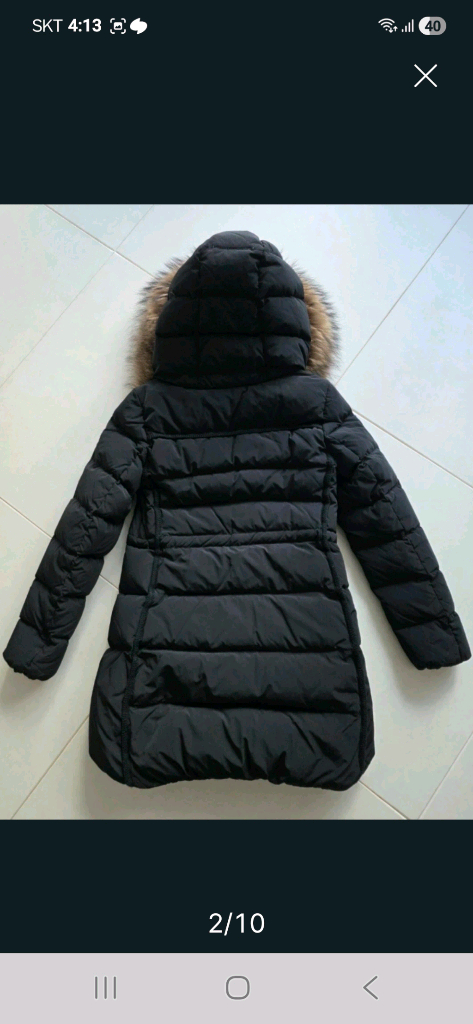 LINE 여성 패딩입니다블랙 색상에 라쿤털 후드가 달려있습니다- 사이즈 날씬 55입 이미지