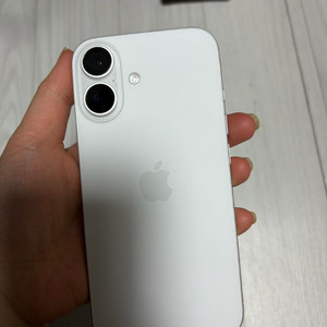 아이폰 16 128G 화이트 (개봉후 5개월 사용,기스없음)