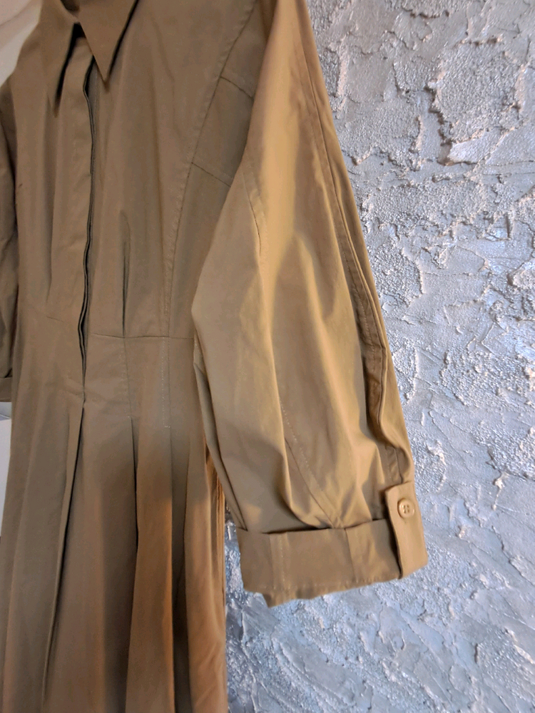 카멜 색상의 수입 셔츠형 벨티드 롱 원피스--4