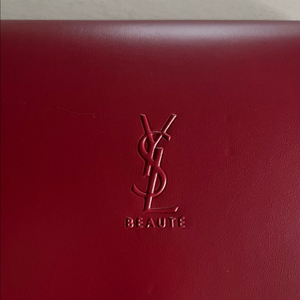 정품 입생로랑 파우치