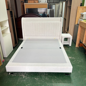 라인드 호텔식 퀸사이즈 페브릭 LED 침대프레임+협탁세트(전시) 이미지