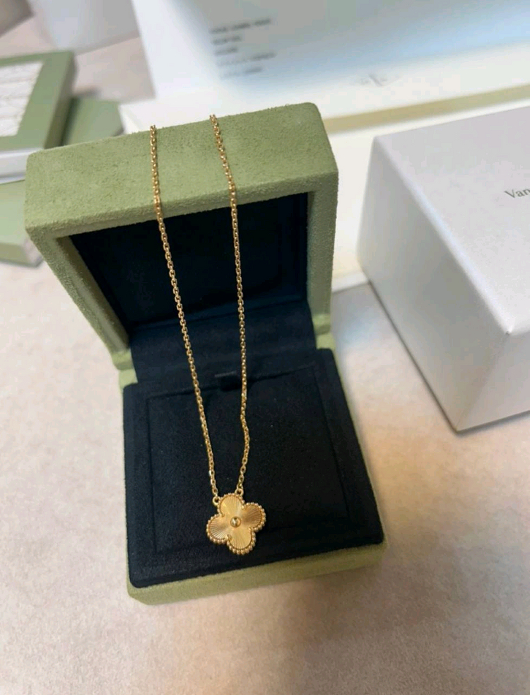 반클리프 기요세 목걸이 풀박스--0