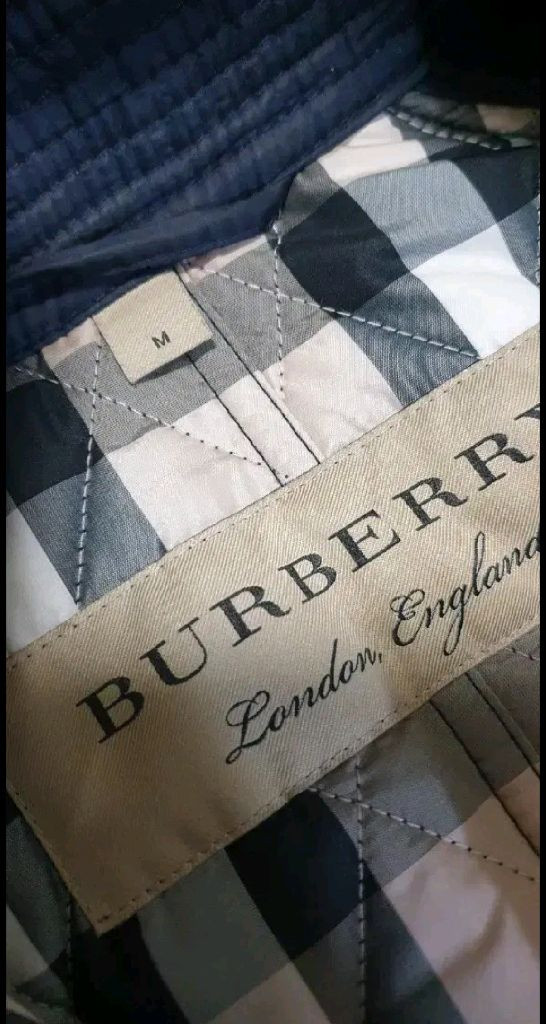 버버리 여성 다이아몬드 퀼팅 코트 66--6