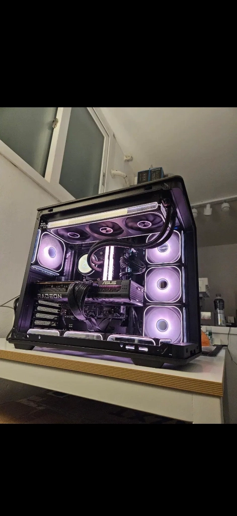 라데온 9070xt/라이젠 9800x3d 게이밍 컴퓨터 본체 이미지