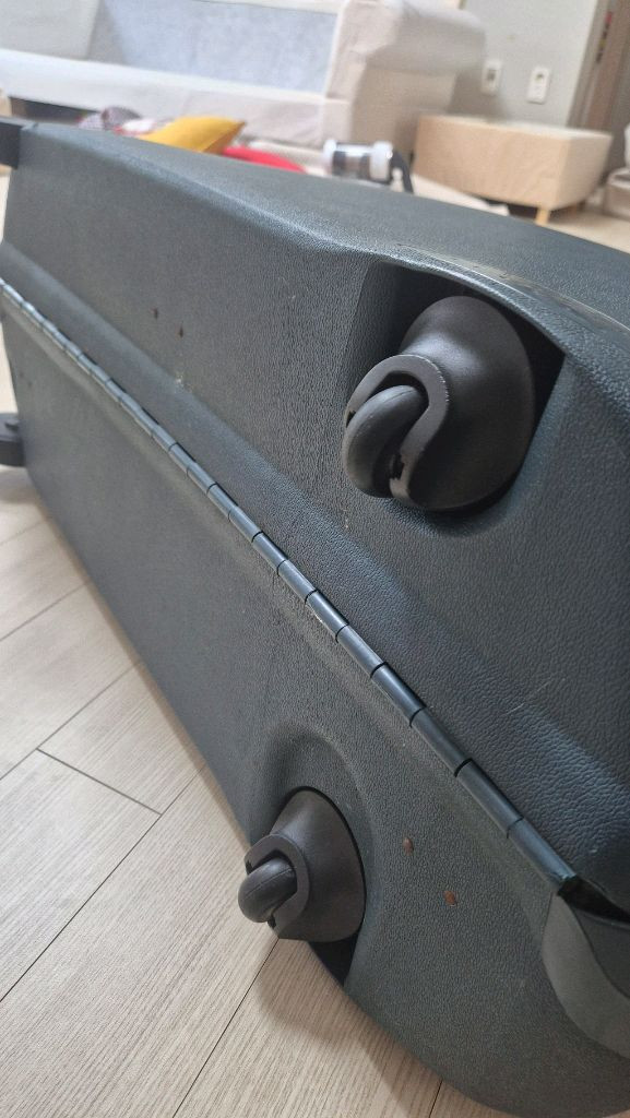 샘소나이트 하드쉘 캐리어 수트케이스 이미지