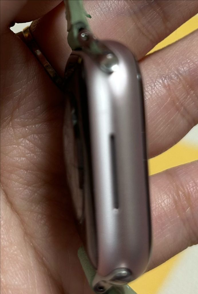 애플워치9 + 핑크샌드 스포츠 밴드 이미지