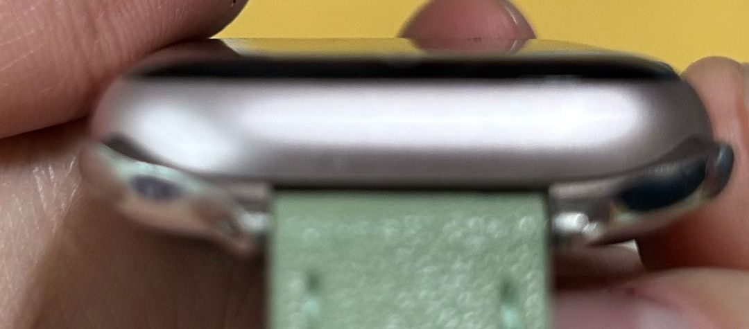 애플워치9 + 핑크샌드 스포츠 밴드 이미지