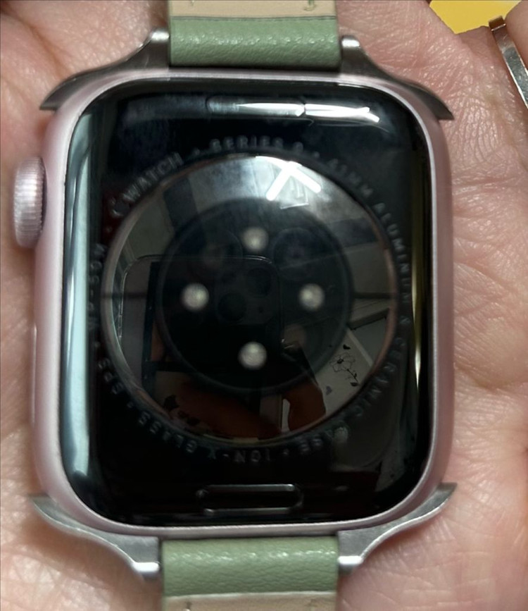 애플워치9 + 핑크샌드 스포츠 밴드 이미지