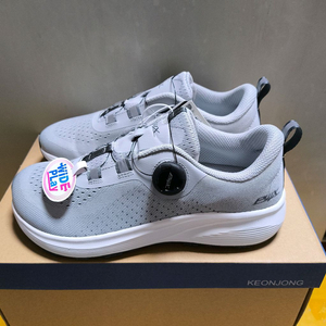 (새상품)260 다이얼 런닝화 발볼 넓은 특허 운동화 프로월드컵