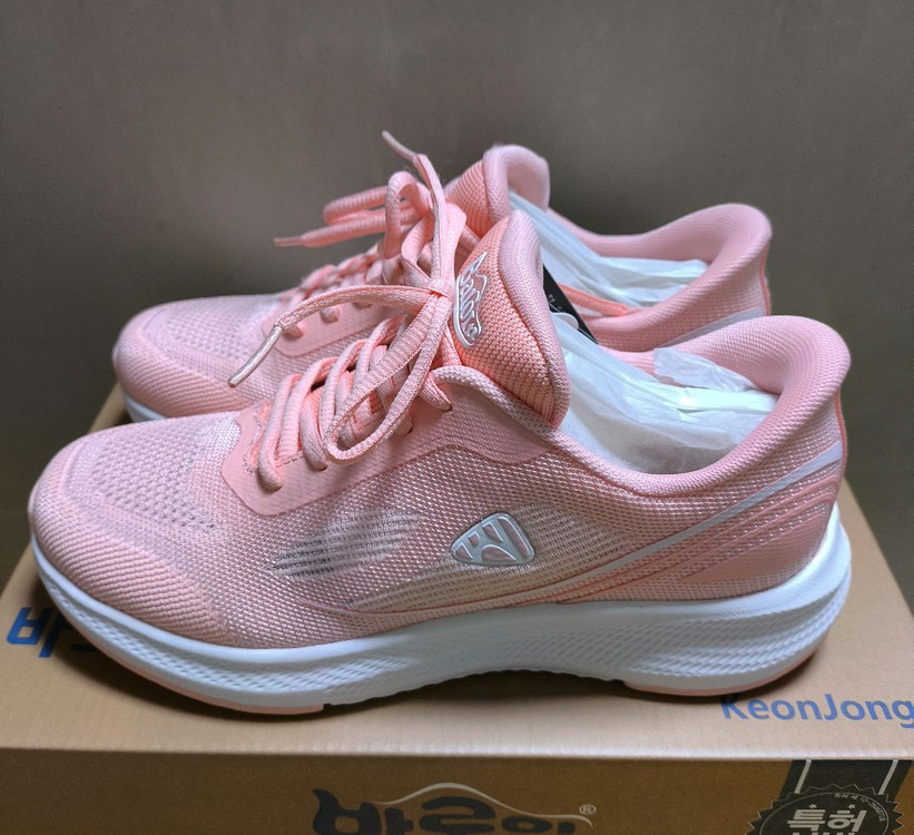 (새상품)245 런닝화 신고벗기 편한 특허 운동화 프로월드컵--0