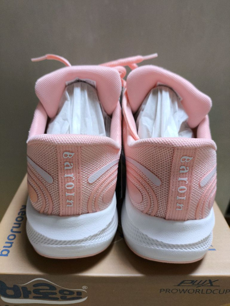 (새상품)245 런닝화 신고벗기 편한 특허 운동화 프로월드컵--4