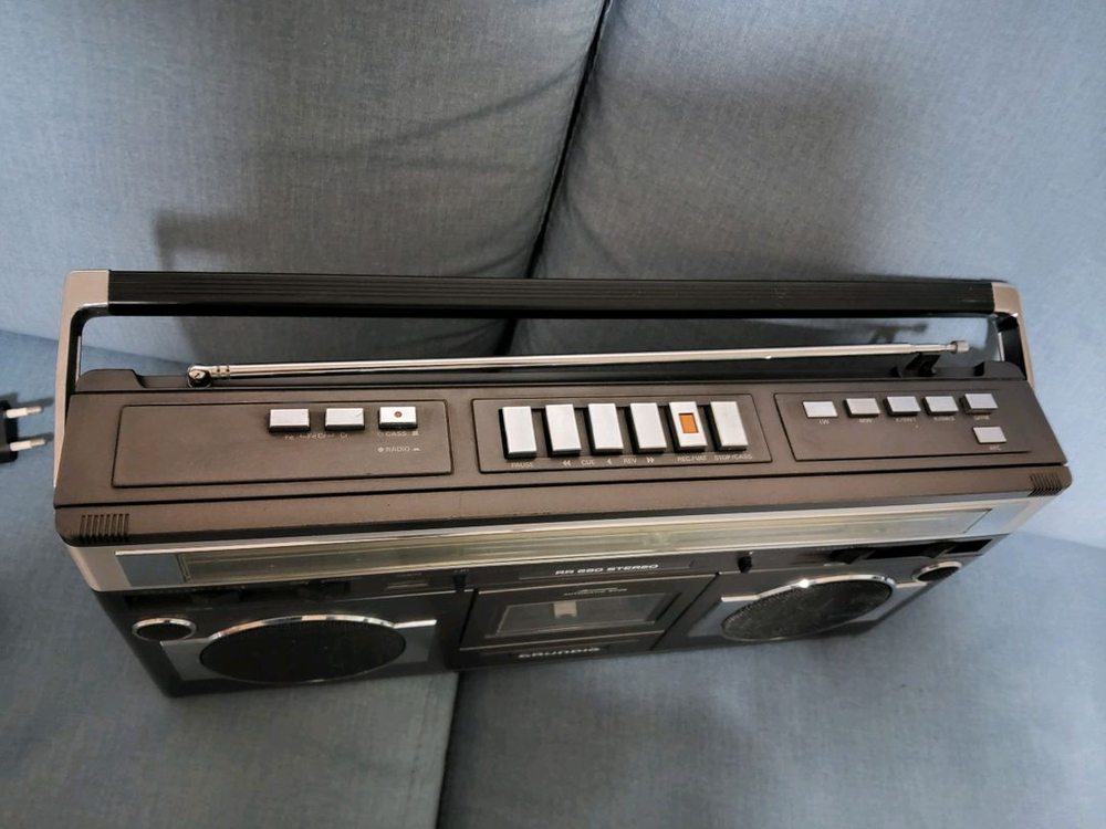 독일 구룬딕 카세트 라디오 RR650--4