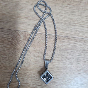 실버 체인 목걸이