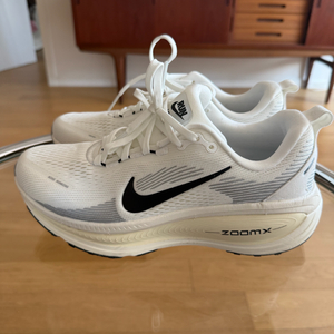 나이키 보메로 줌 18 러닝화 250