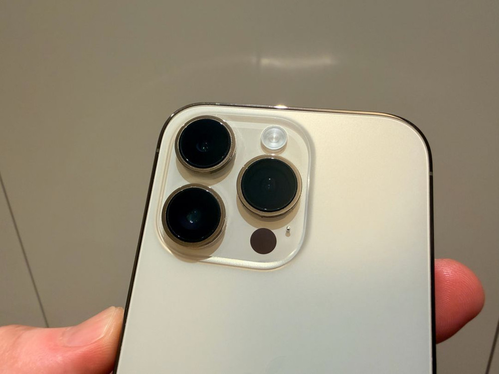 아이폰14프로 256기가 골드 자급제 폰--4